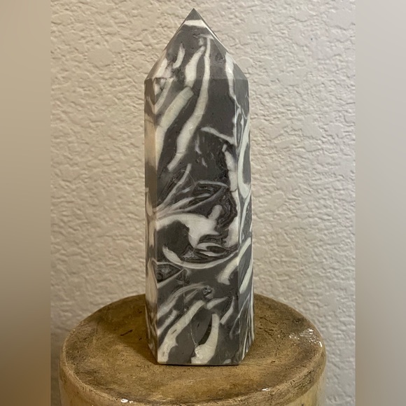 Shell Jasper Tower - Picture 1 of 4